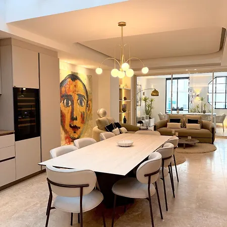 - Exceptional 4-bedroom Cannes
