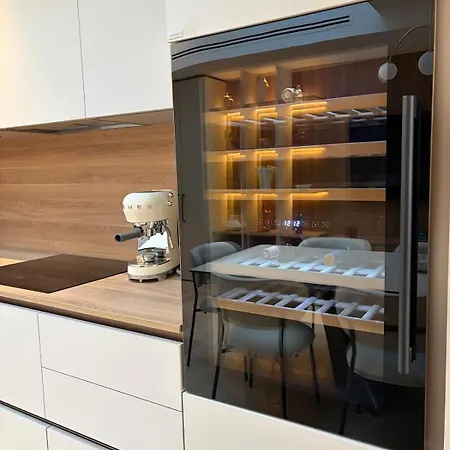 - Exceptional 4-bedroom Cannes