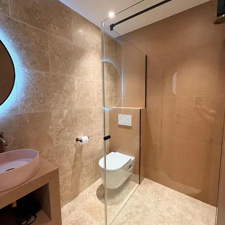 - Exceptional 4-bedroom * Cannes